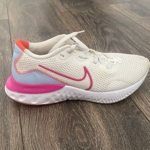White Nike sports shoes
